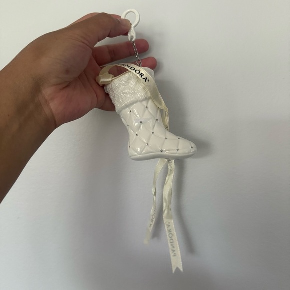 Pandora White Keepsake with Ribbon - Picture 1 of 4